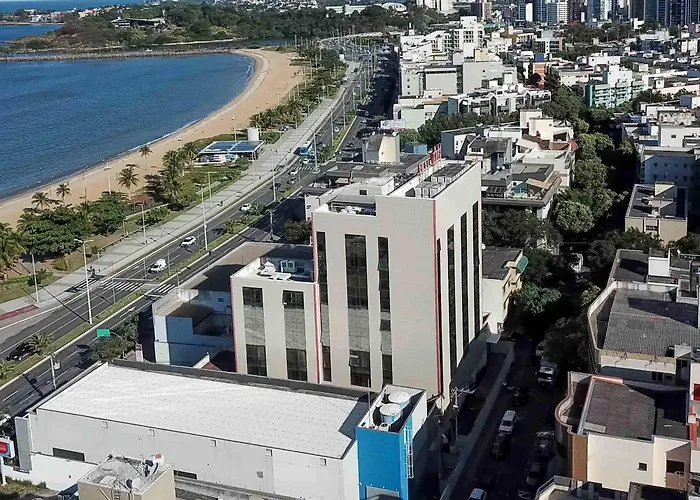 ibis Vitoria Praia de CamburiHotel Em